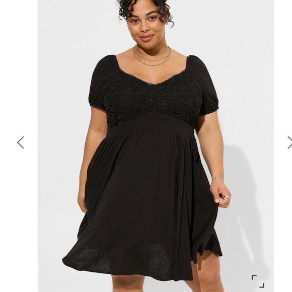 TORRID - 1X - Black Mini Rayon Balloon Sleeve Lace Inset Dress NEW $80 - Picture 3 of 5